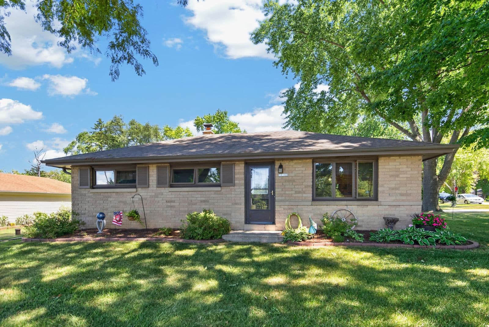 10380 Chicago, Oak Creek, WI 53154