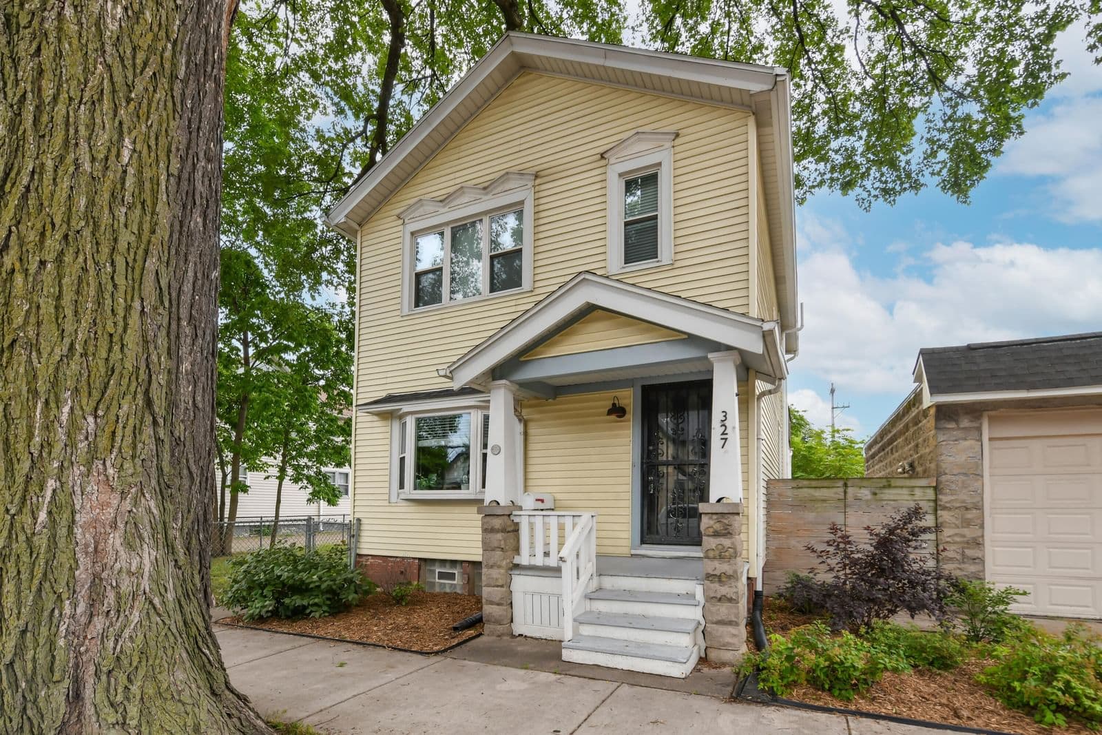 327 Mineral, Milwaukee, WI 53204