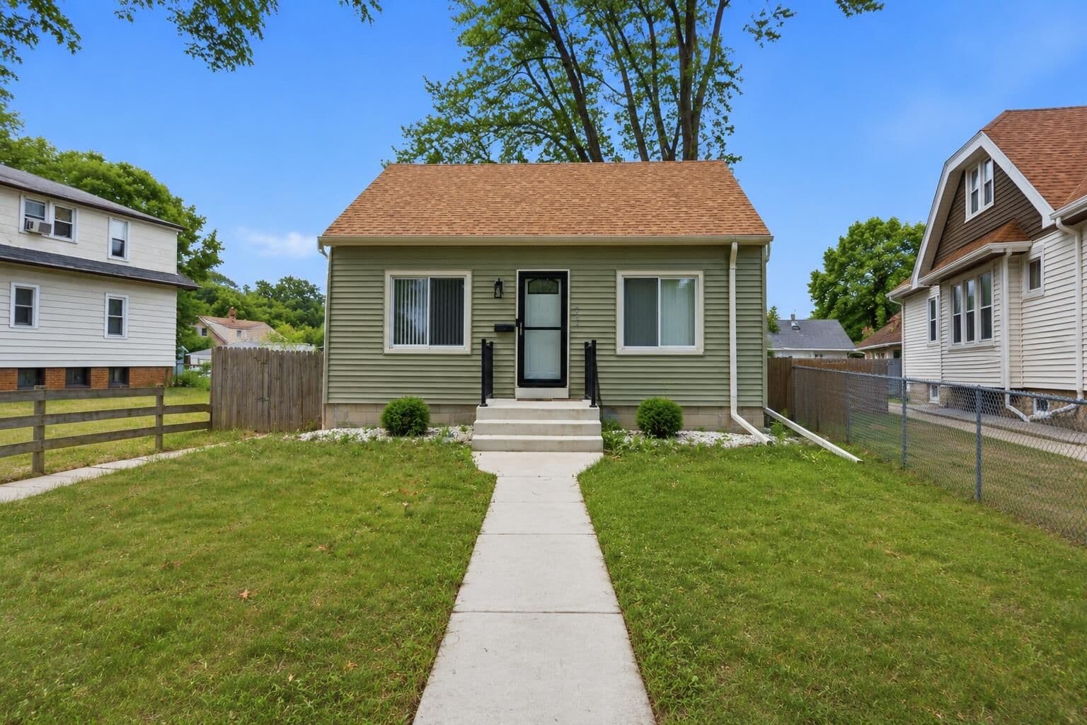 4555 39th, Milwaukee, WI 53209