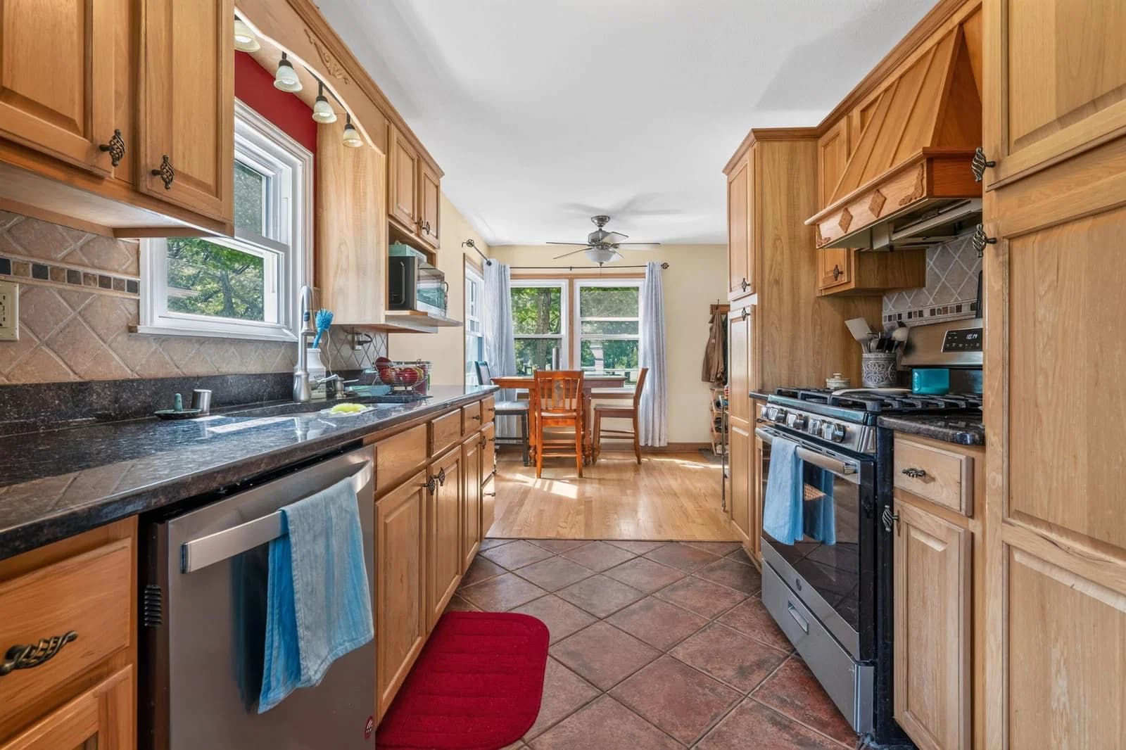 1826 Fernwood 4