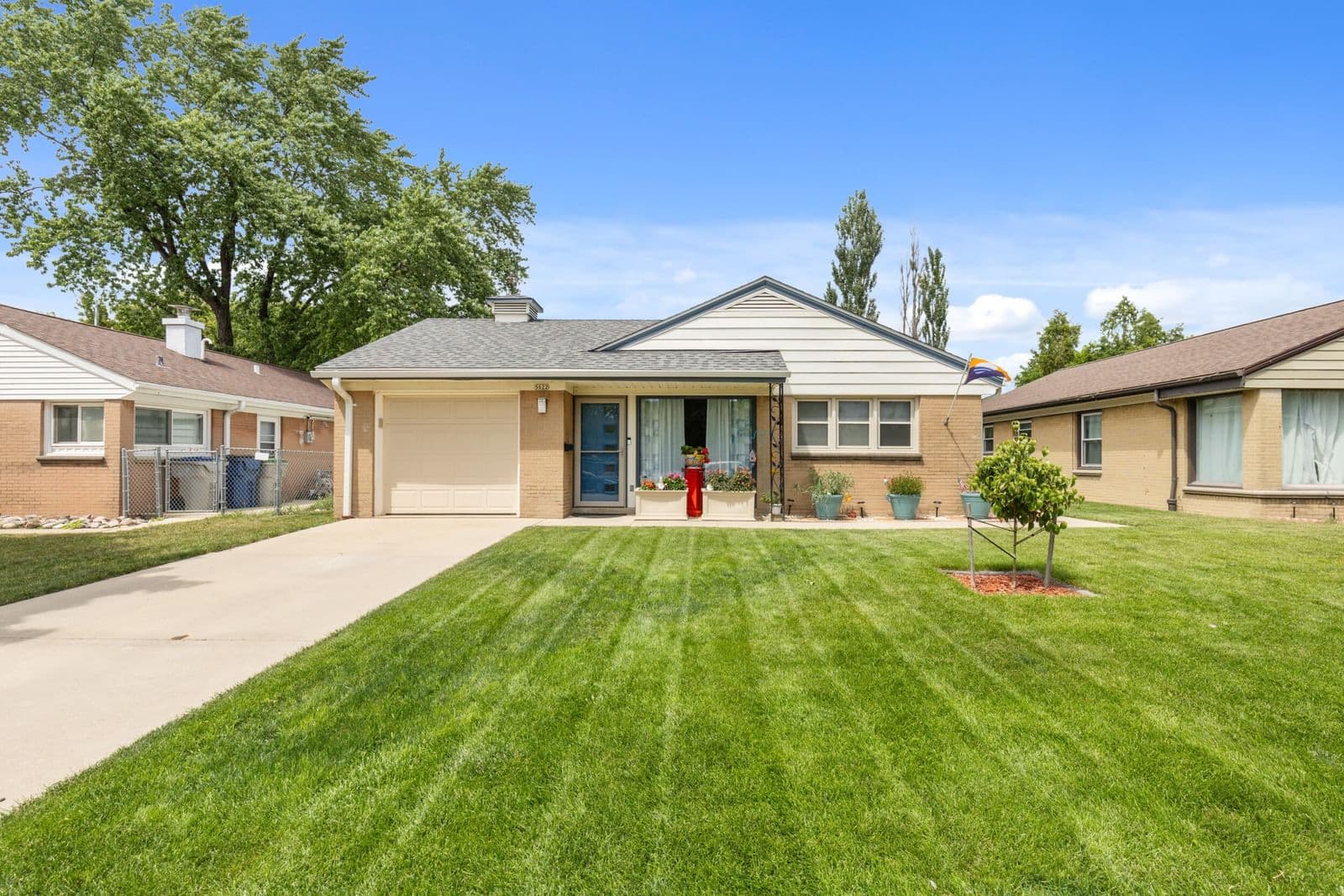 5622 Montana, Milwaukee, WI 53219