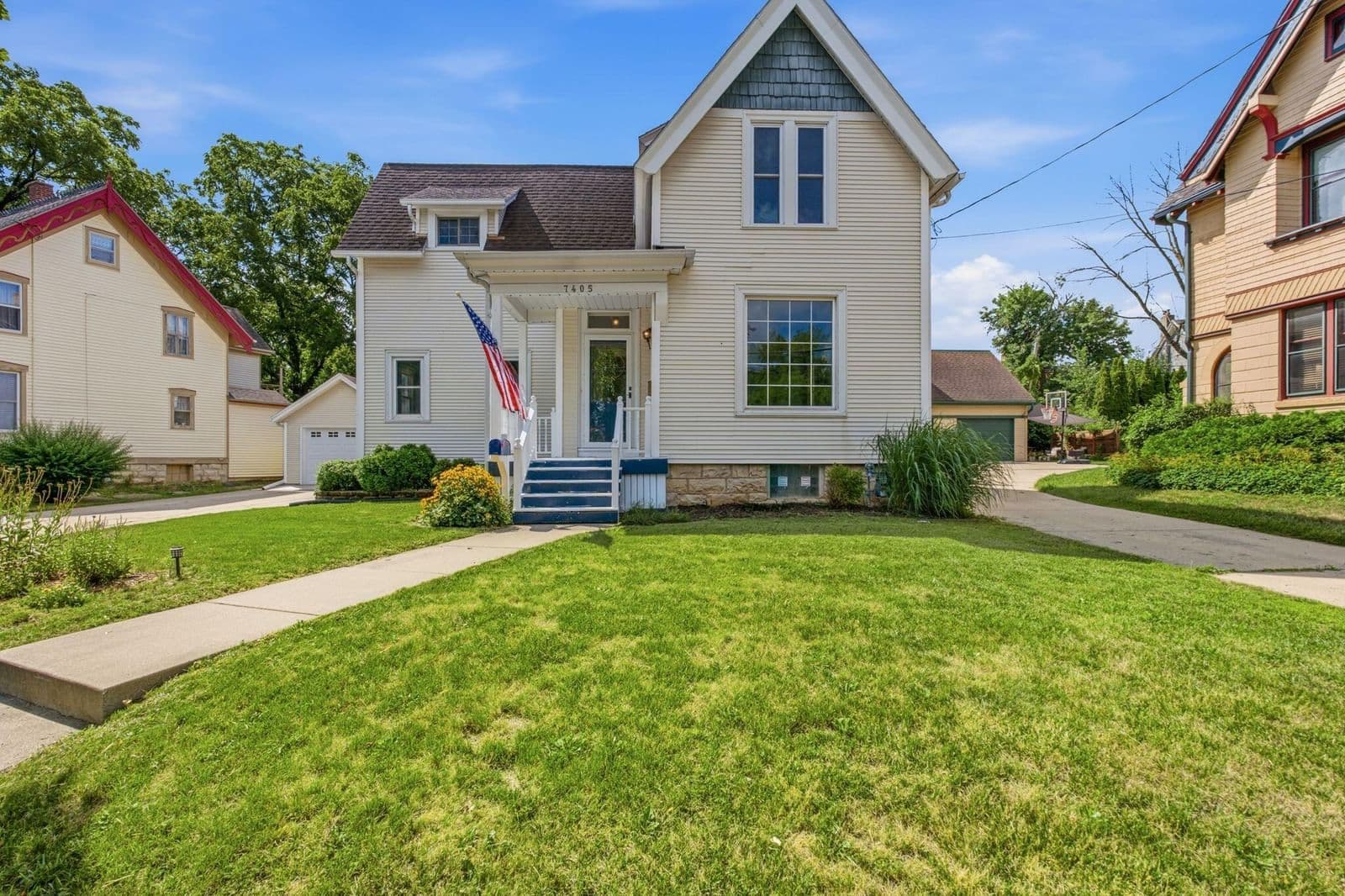 7405 Milwaukee, Wauwatosa, WI 53213