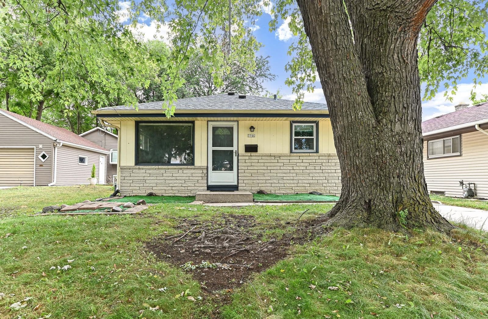 3746 92nd, Milwaukee, WI 53228