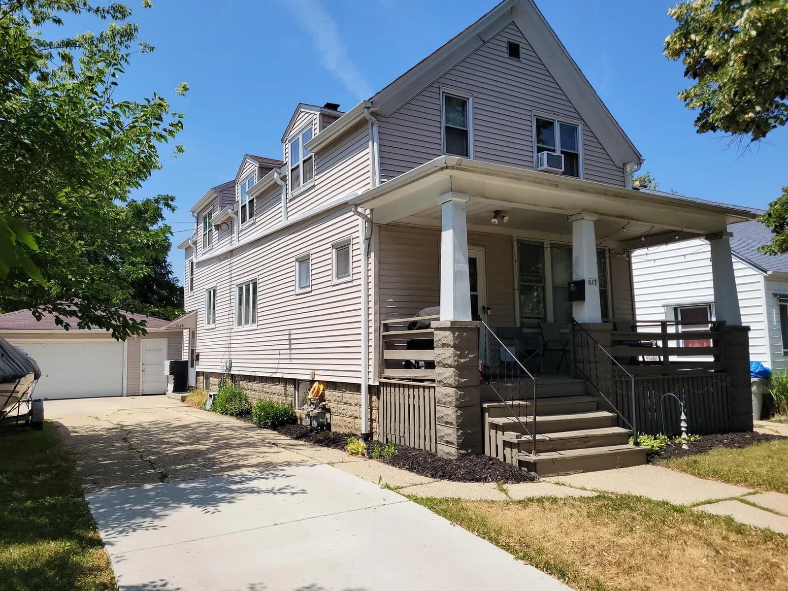 217 61st, Milwaukee, WI 53213