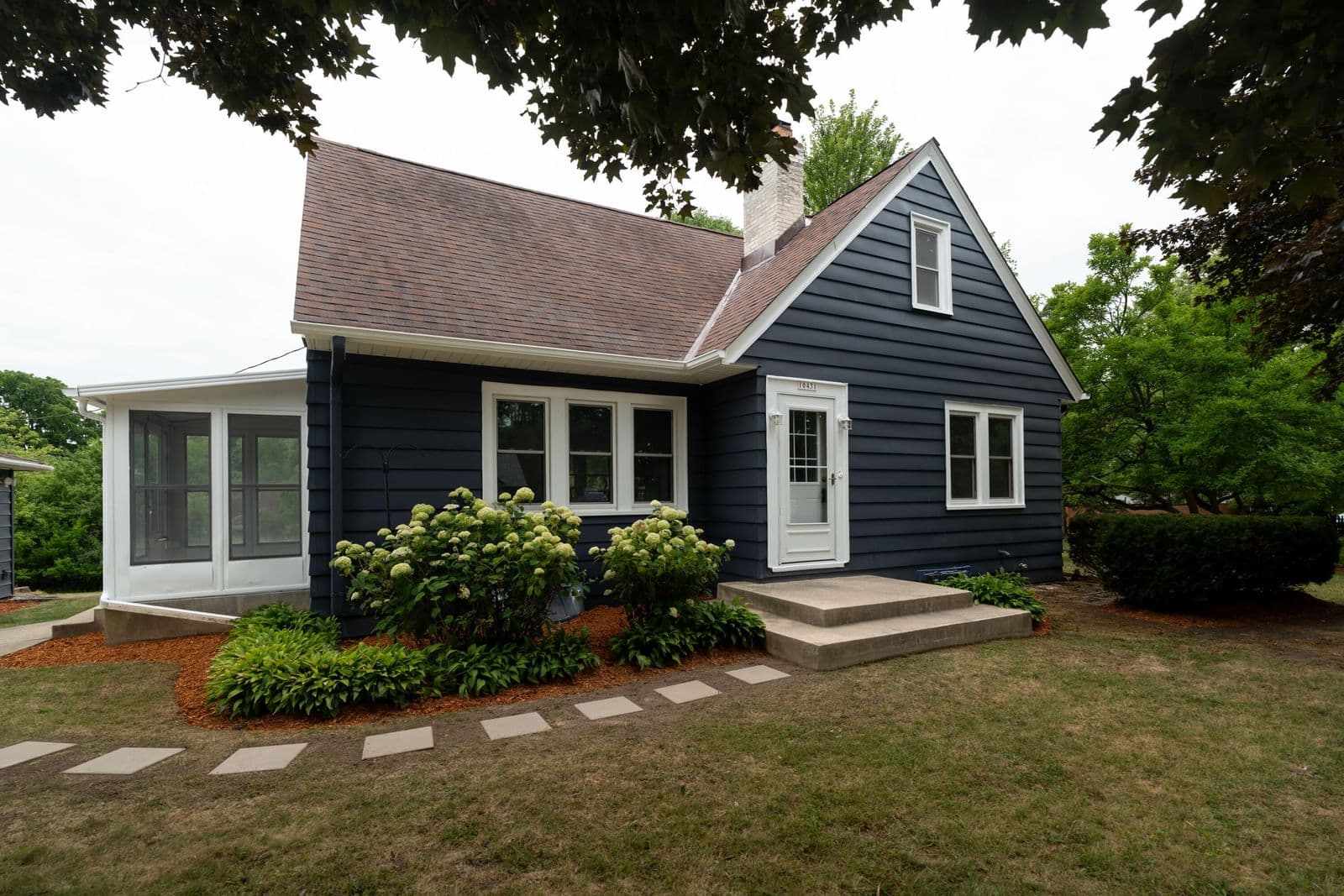10431 Courtland 3