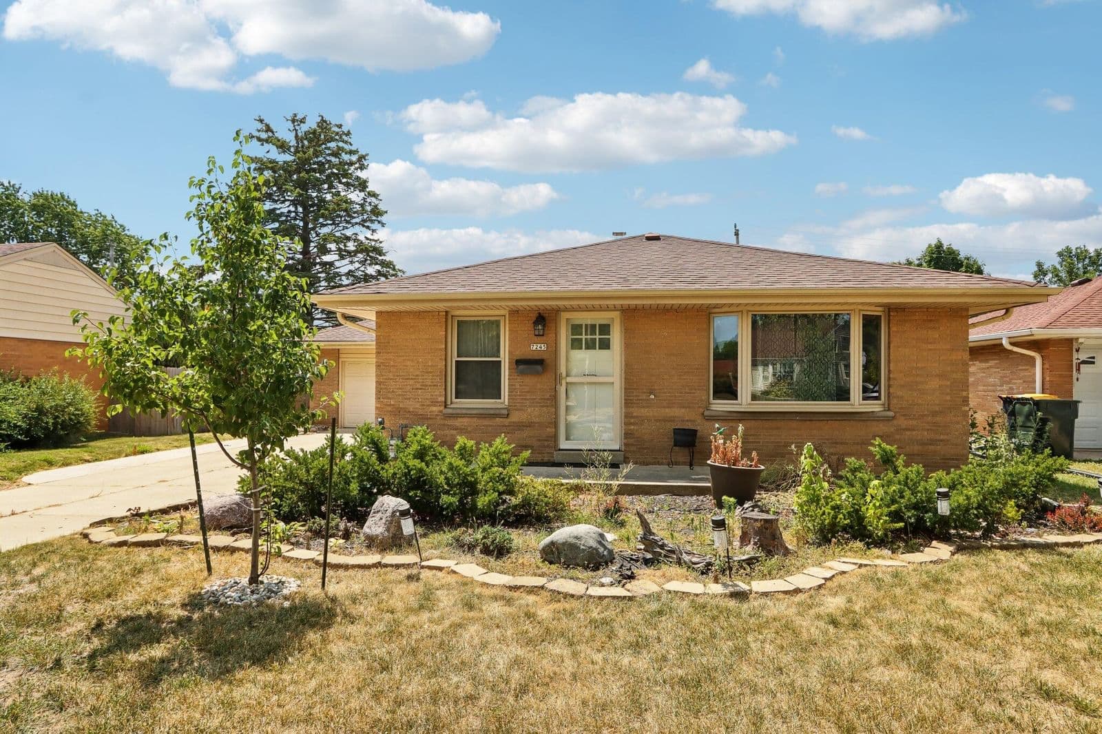 7245 Cleveland, West Allis, WI 53219