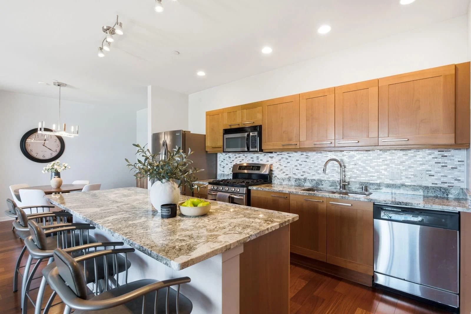 1522 Prospect 4