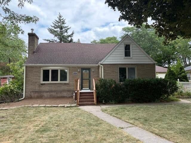 4260 93rd, Wauwatosa, WI 53222
