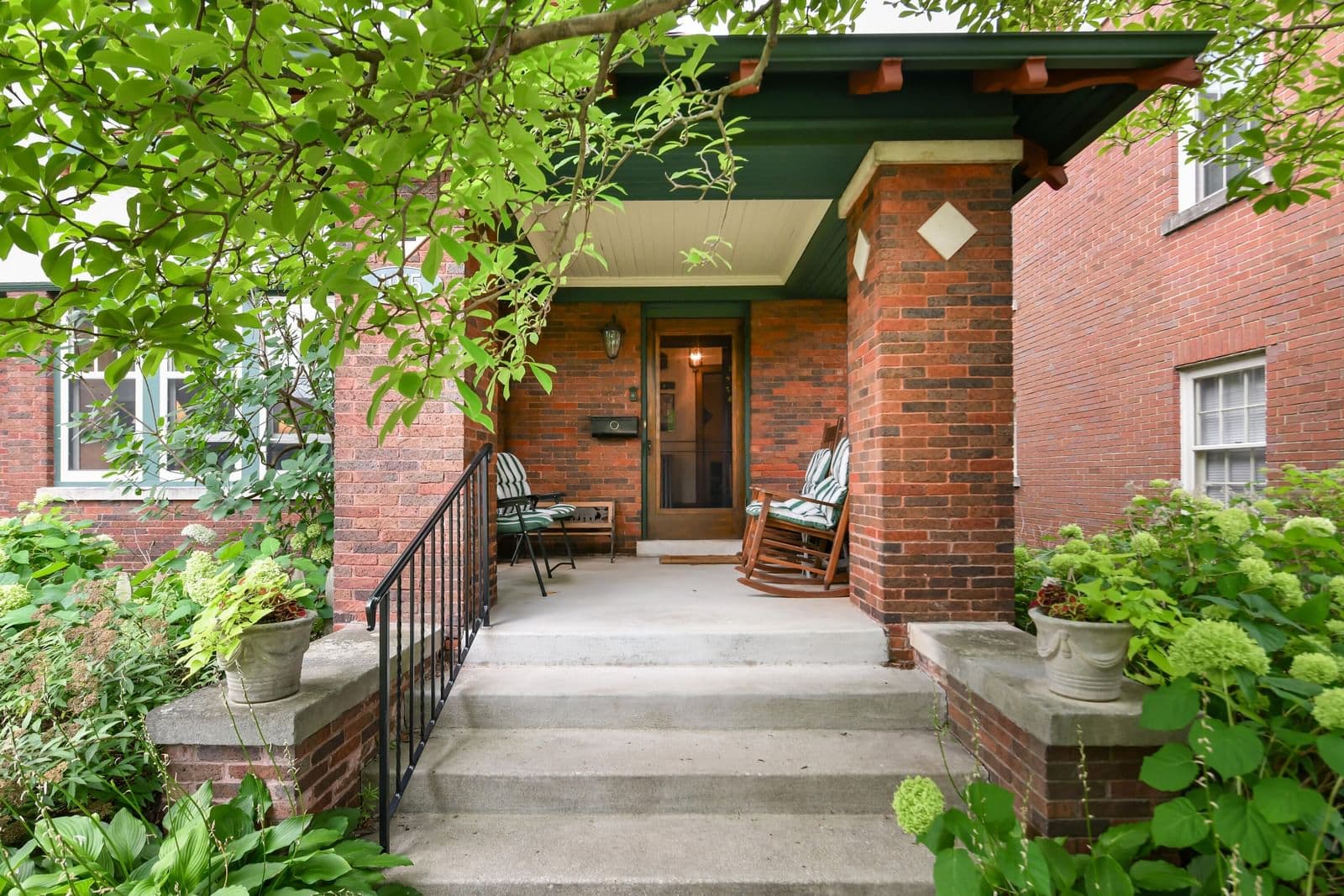 4915 Woodlawn 3
