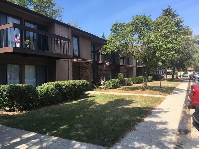 6151 Cold Spring, Greenfield, WI 53220
