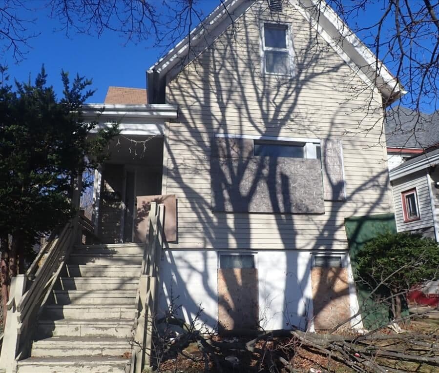 3521 8th, Milwaukee, WI 53206