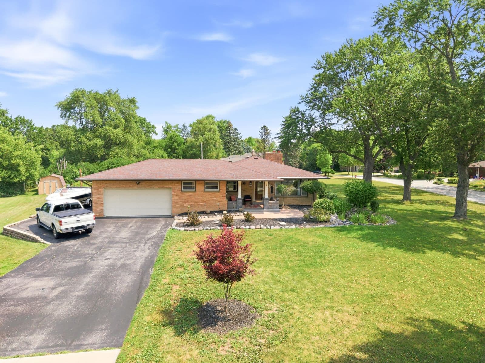 10400 Pallottine, Greenfield, WI 53228