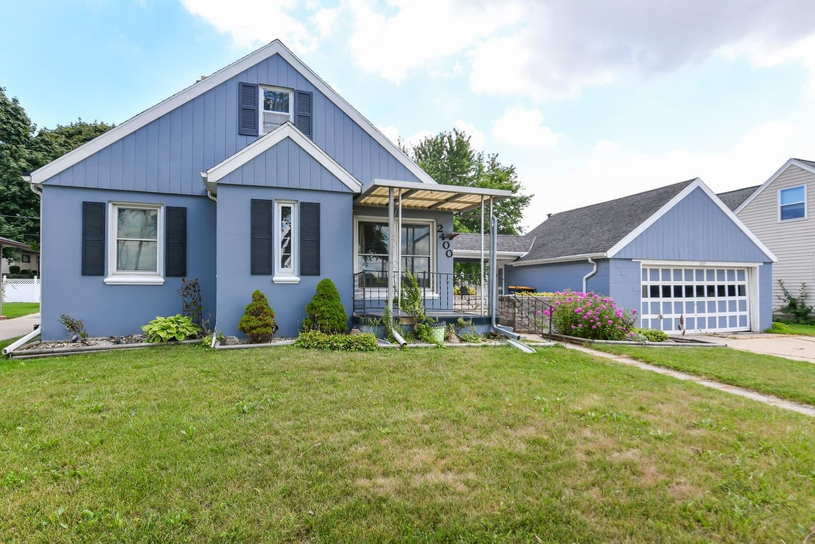 2400 100th, West Allis, WI 53227