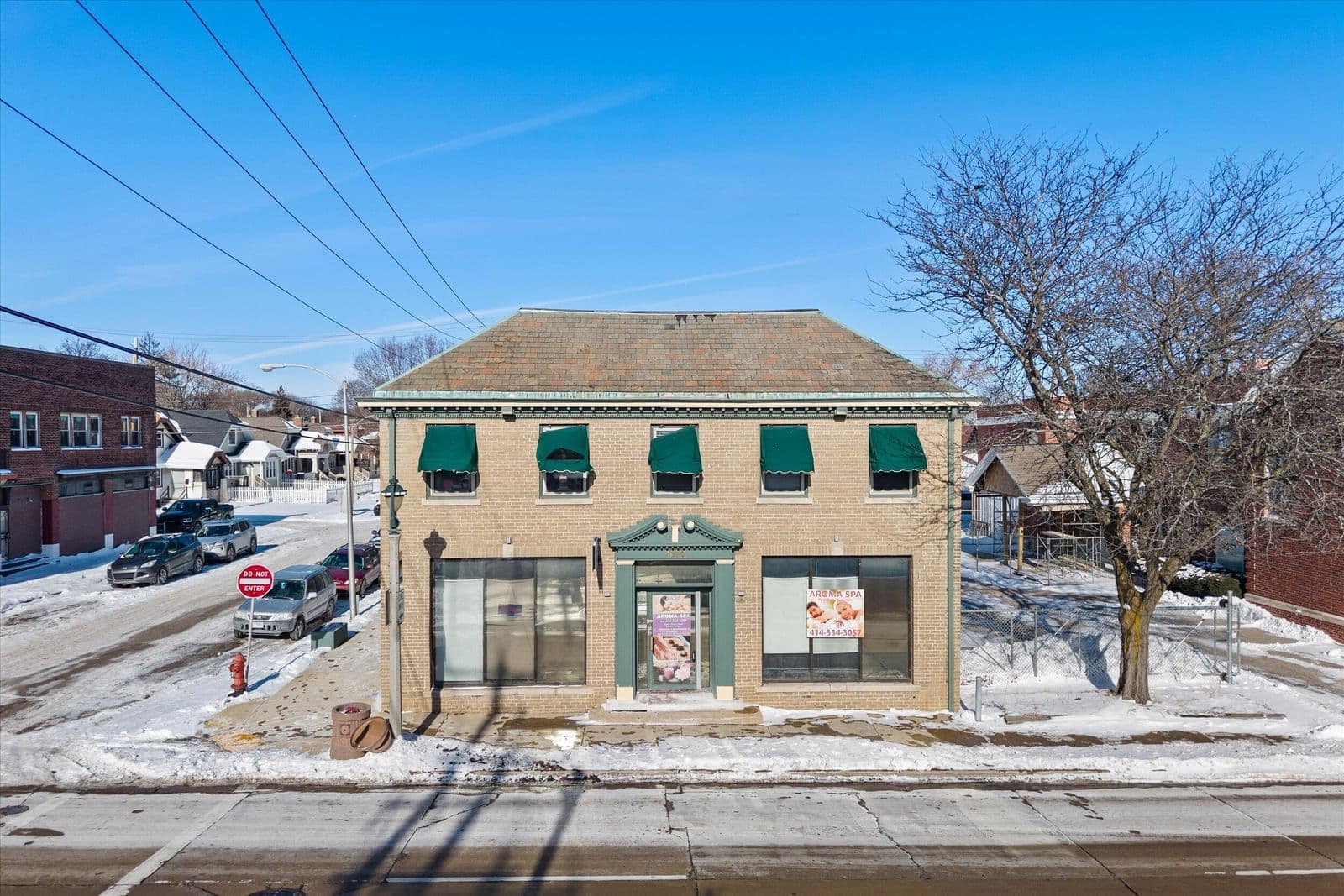 4630 North, Milwaukee, WI 53208