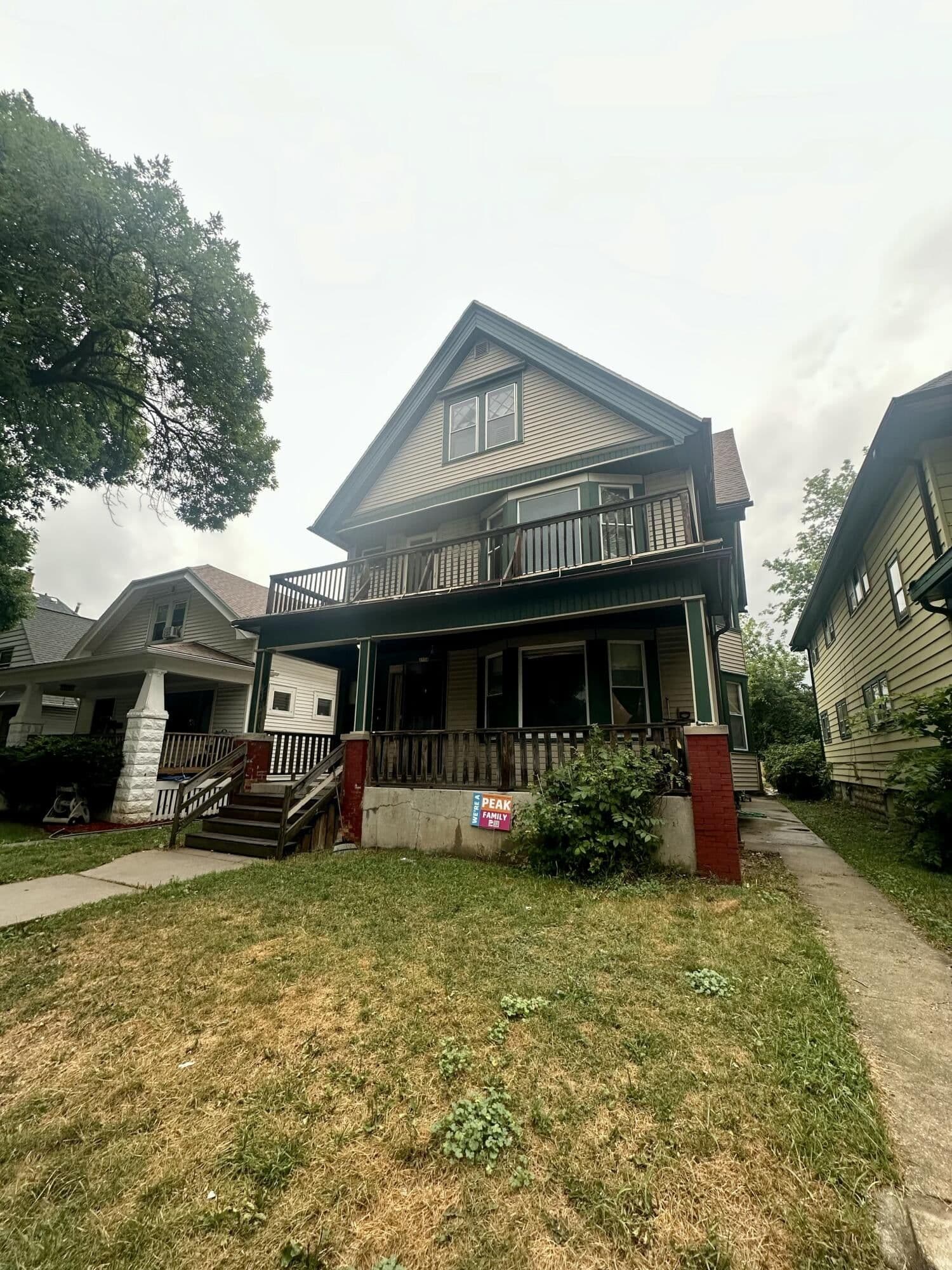 3754 Roberts, Milwaukee, WI 53208