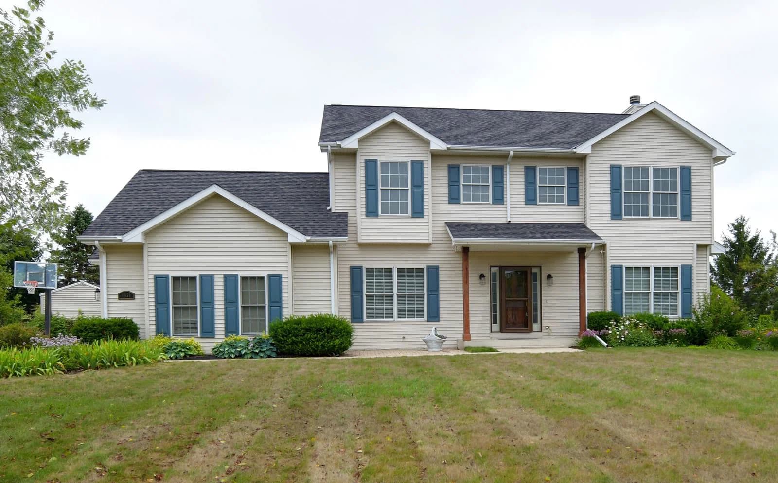 4851 Alesci, Franklin, WI 53132