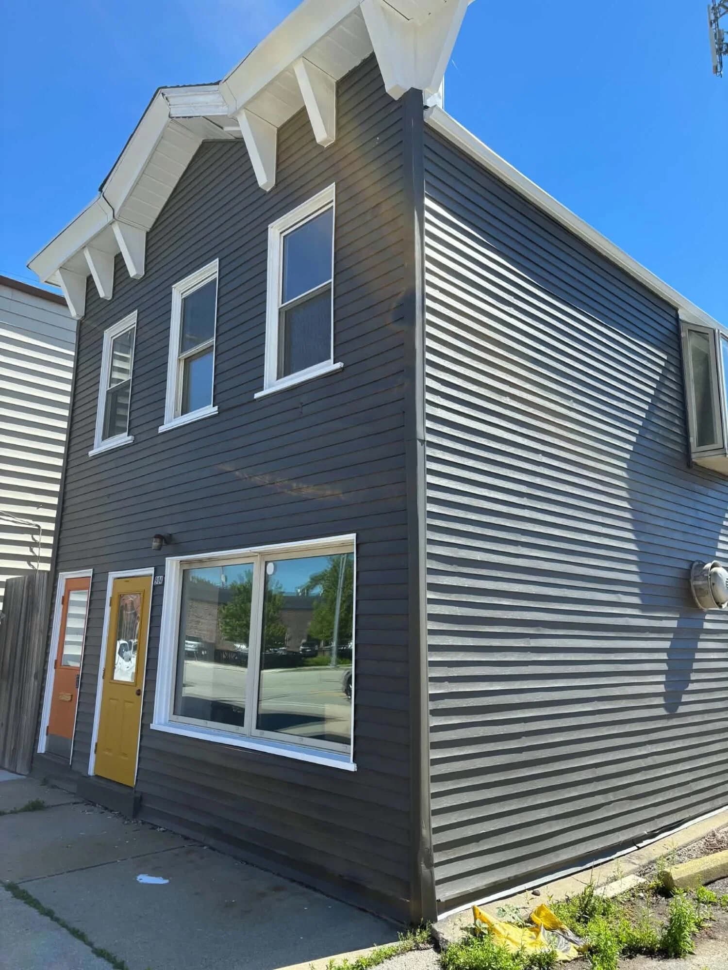 904 1st, Milwaukee, WI 53204