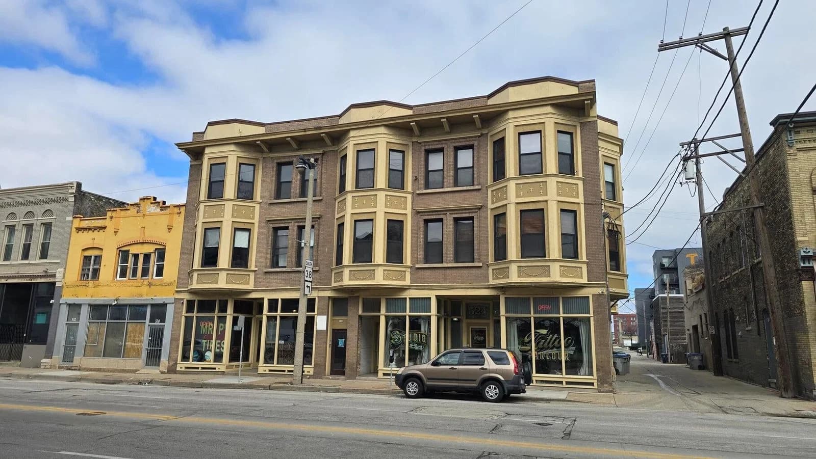526 National, Milwaukee, WI 53204