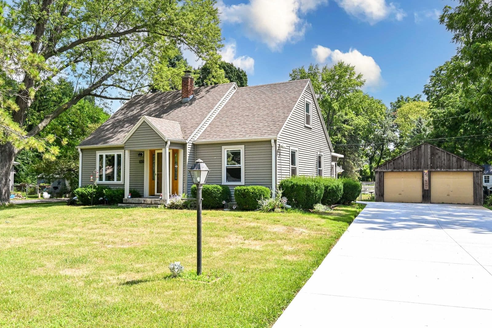 136 123rd, Wauwatosa, WI 53226