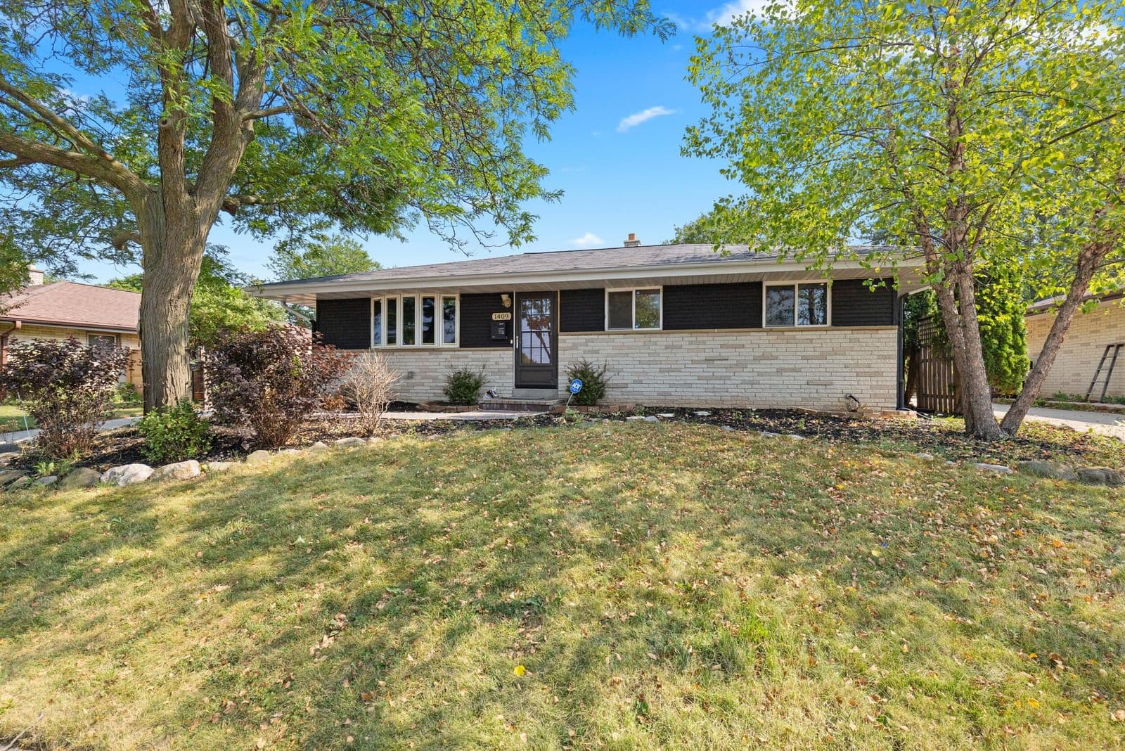 1409 Wanda, Milwaukee, WI 53221
