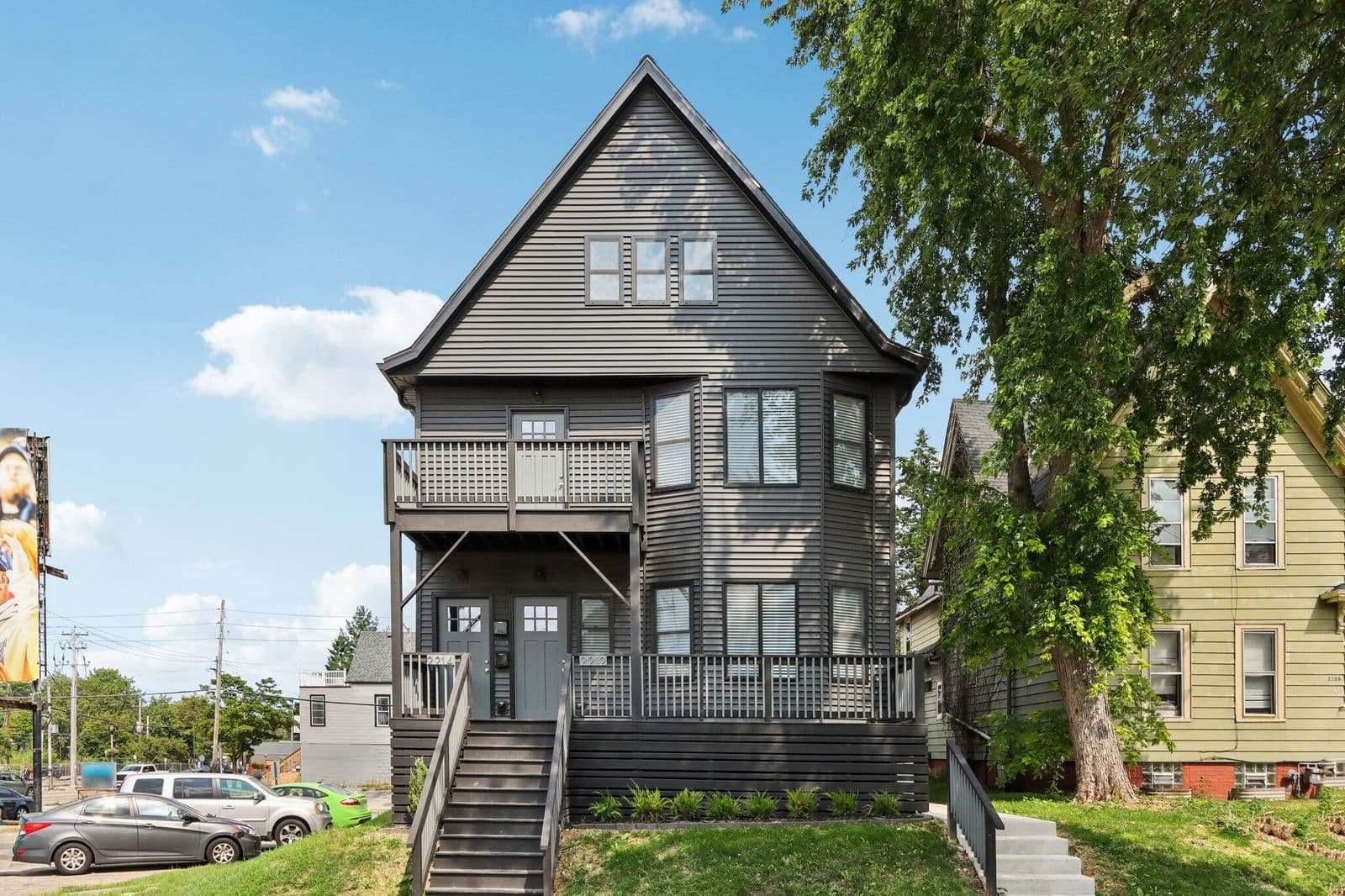 2212 Cambridge, Milwaukee, WI 53202
