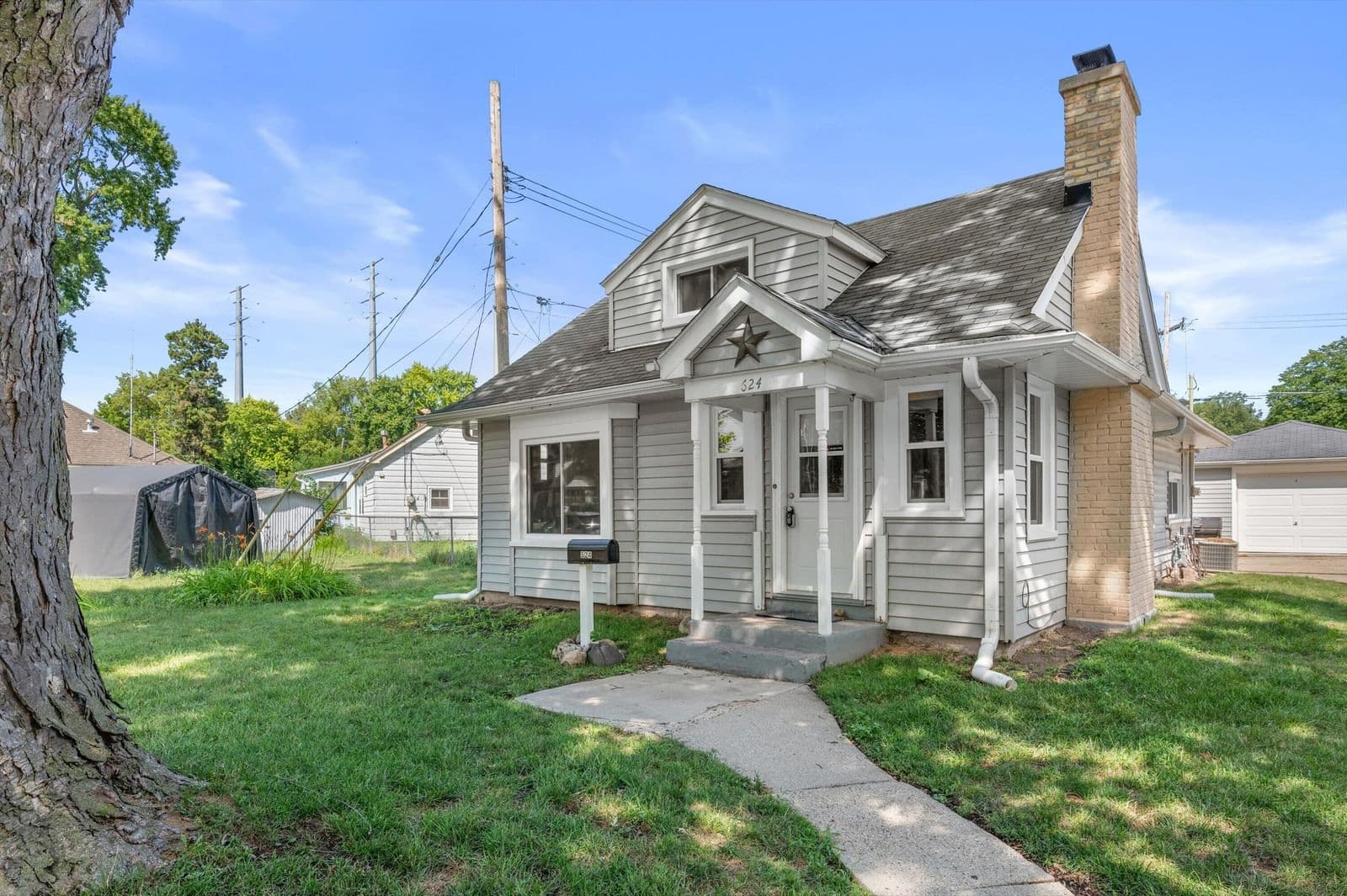 624 105th, West Allis, WI 53214