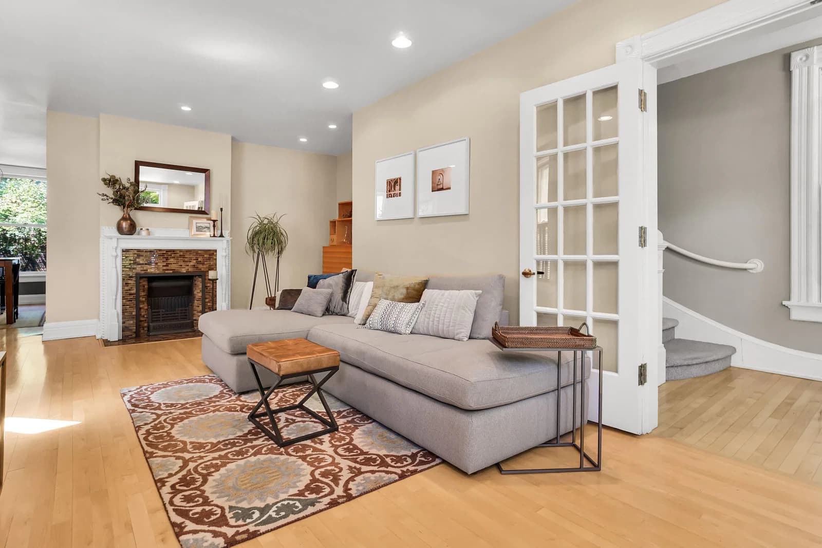 1323 Astor 4