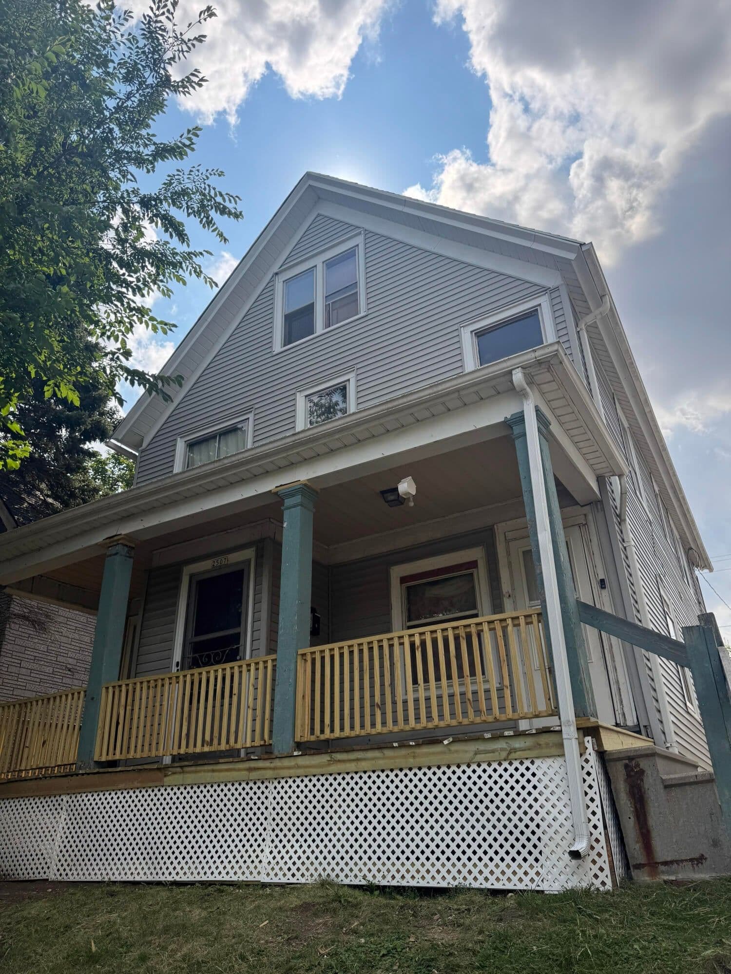 2507 Buffum, Milwaukee, WI 53212