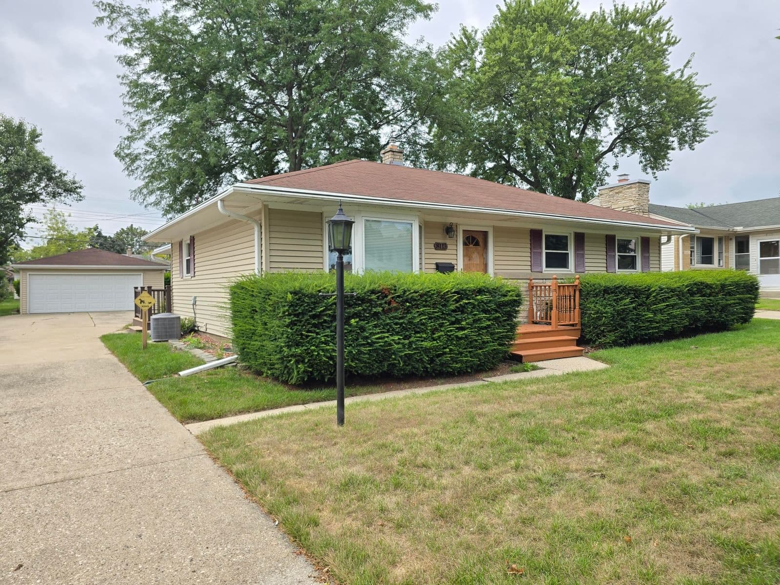 8113 Ohio, Milwaukee, WI 53219