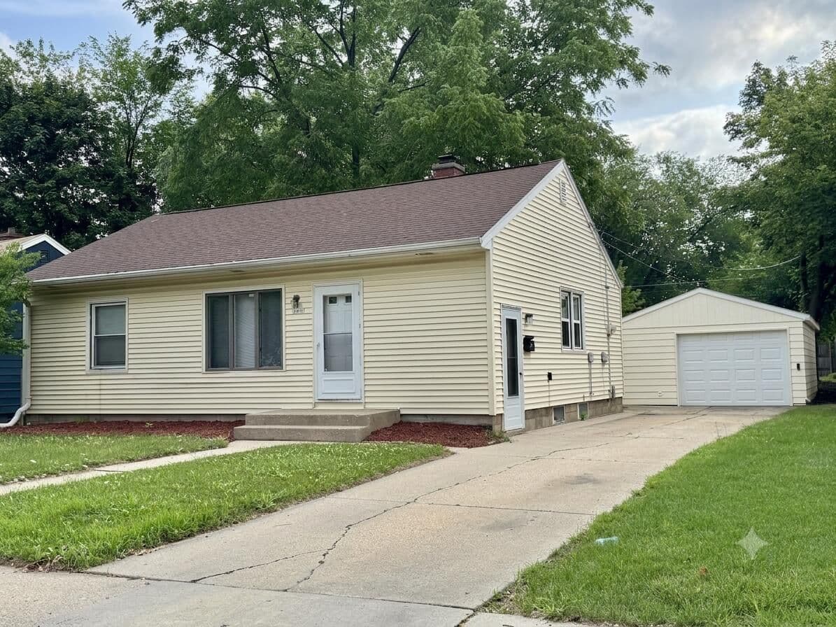 4864 63rd, Milwaukee, WI 53218