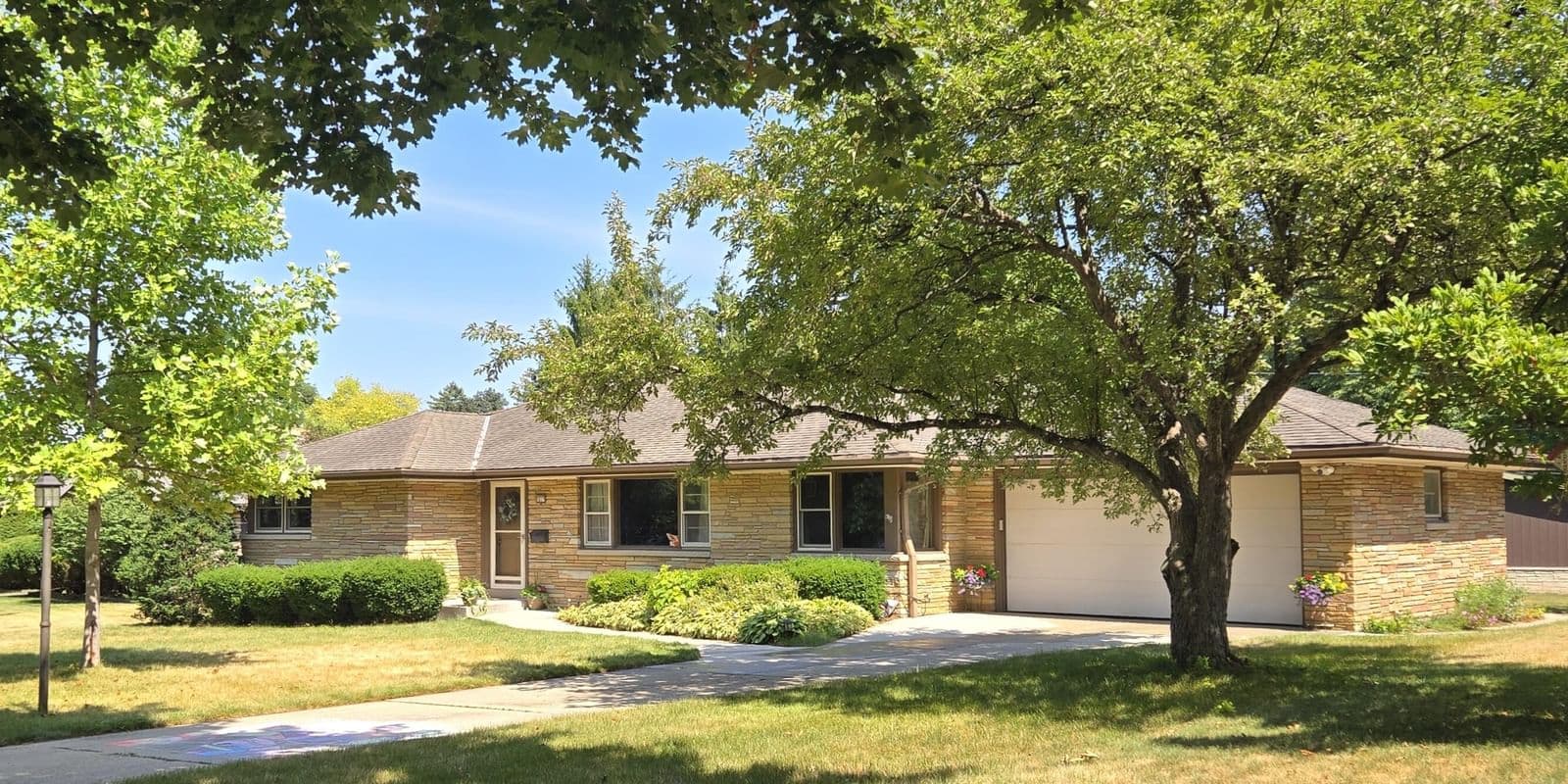 5617 Jackson Park, Milwaukee, WI 53219
