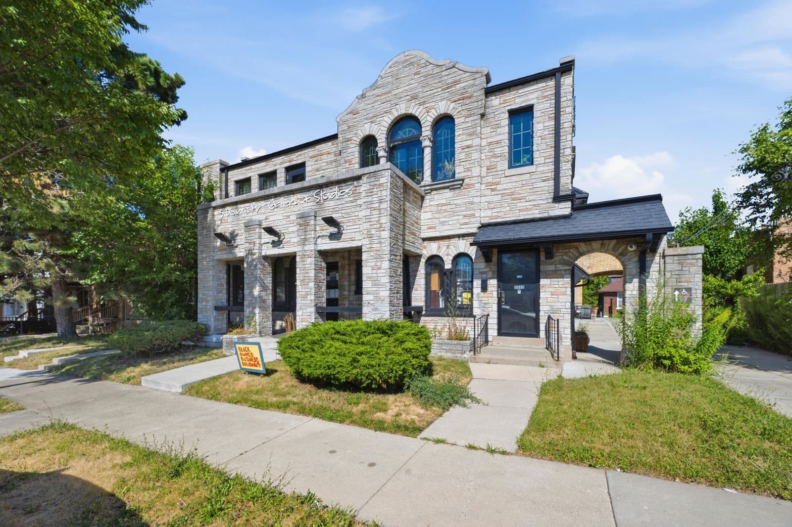 3514 Port Washington 2