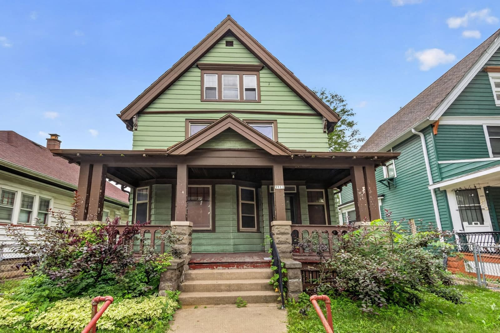 3911 Roberts, Milwaukee, WI 53208