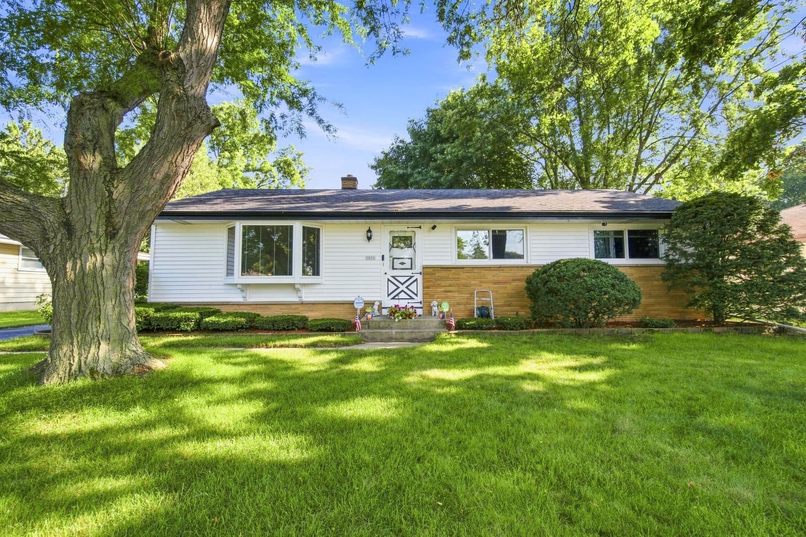 5805 Fountain, Milwaukee, WI 53223