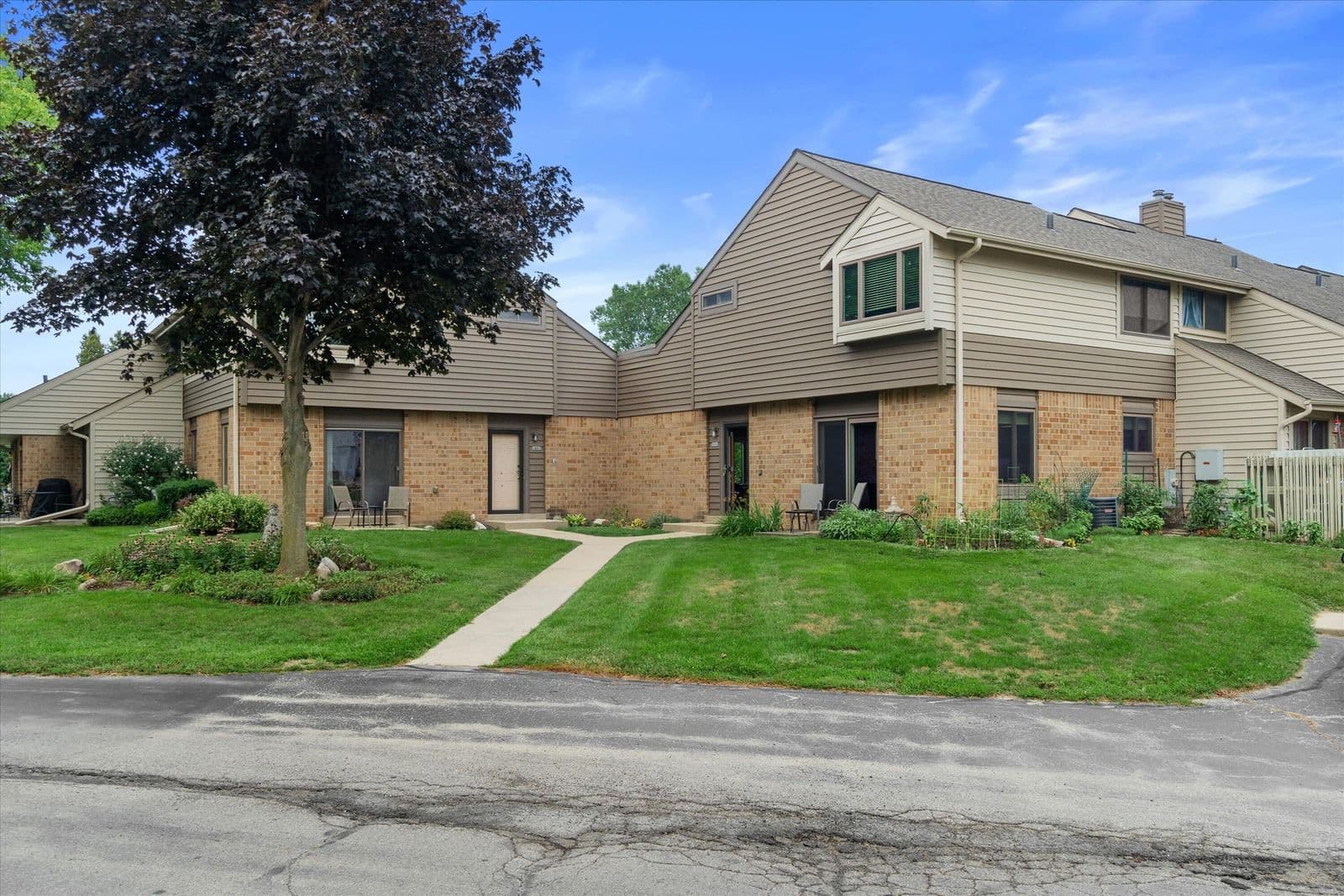 3807 College, Franklin, WI 53221