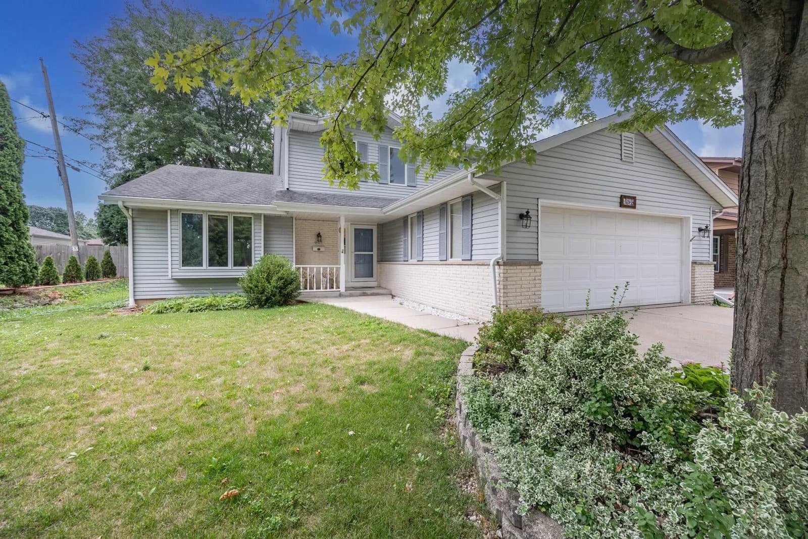 9425 Harrison, West Allis, WI 53227