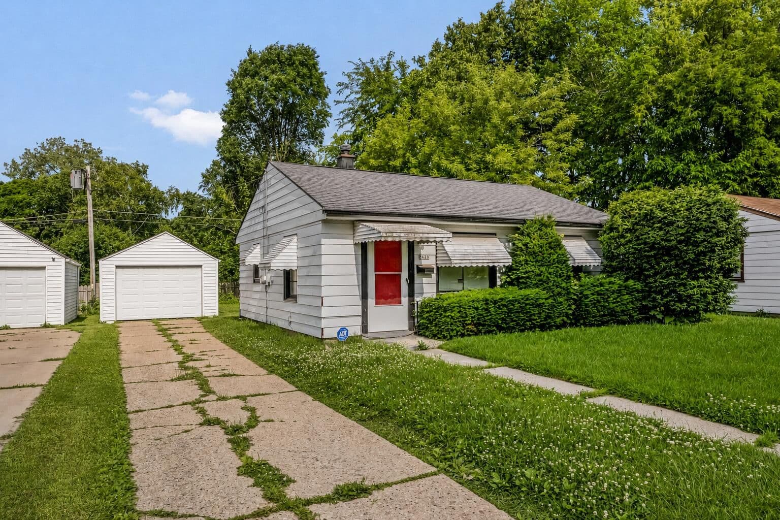 5695 57th, Milwaukee, WI 53218