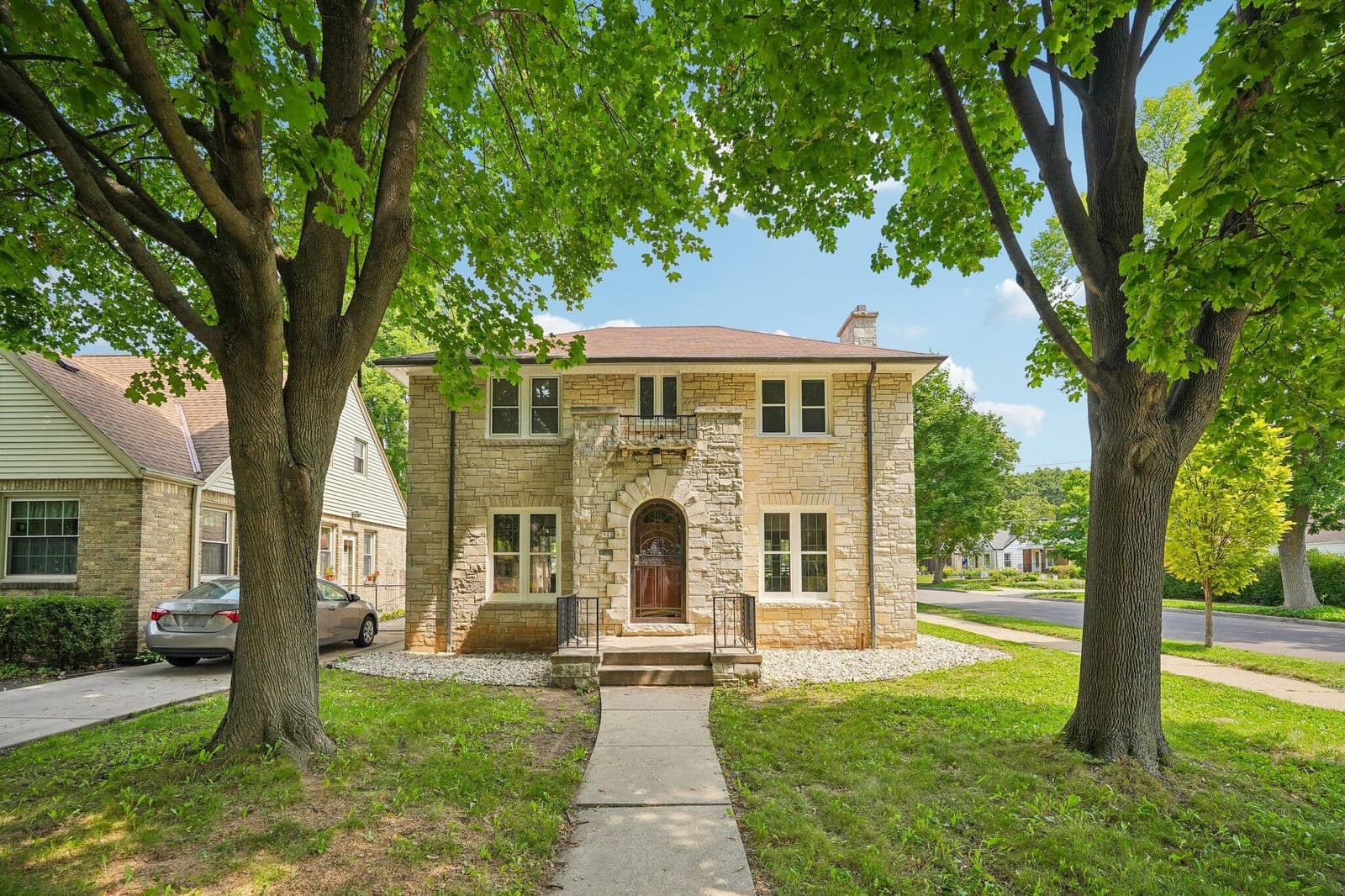 2902 73rd, Milwaukee, WI 53210