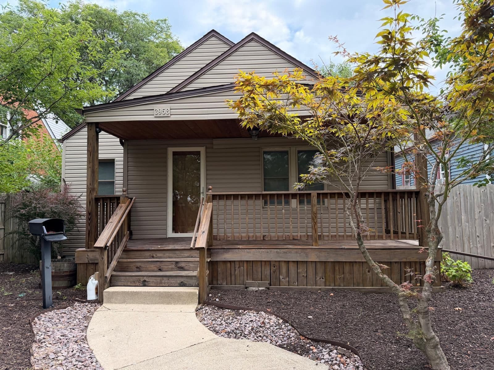 3958 3rd, Milwaukee, WI 53207