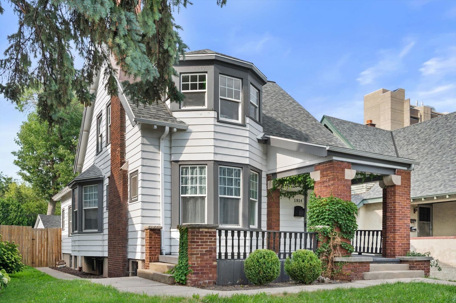 1814 Kenwood, Milwaukee, WI 53211