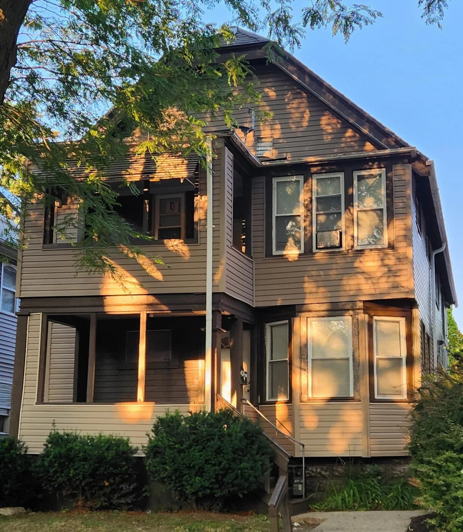 3024 Richards, Milwaukee, WI 53212