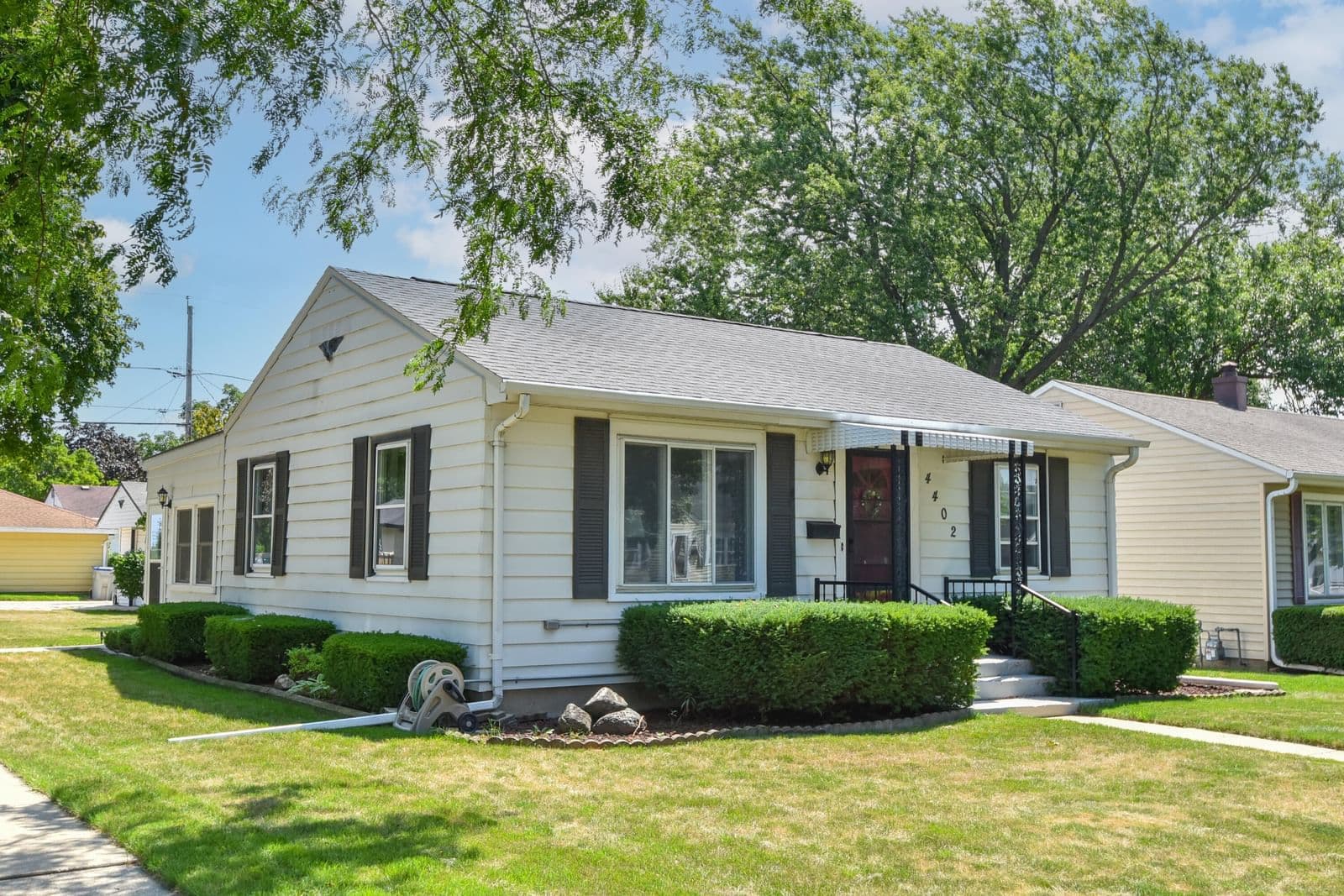 4402 Lenox, Milwaukee, WI 53207
