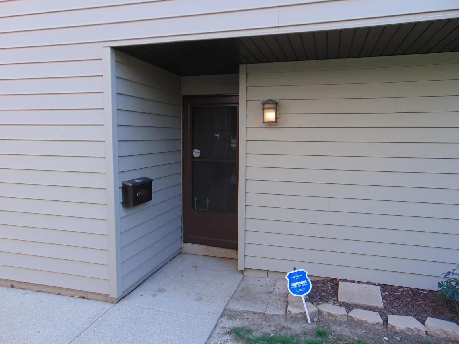 8933 70th, Milwaukee, WI 53223