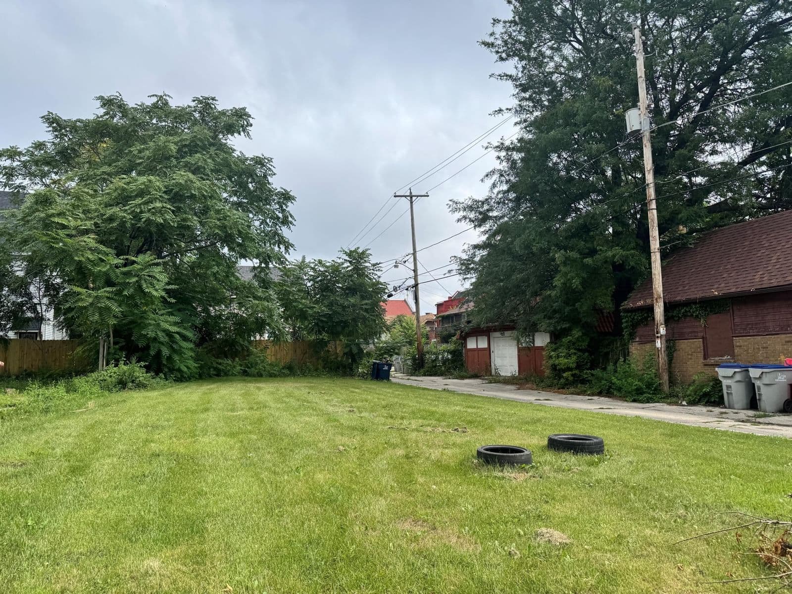 4320 Garfield, Milwaukee, WI 53208