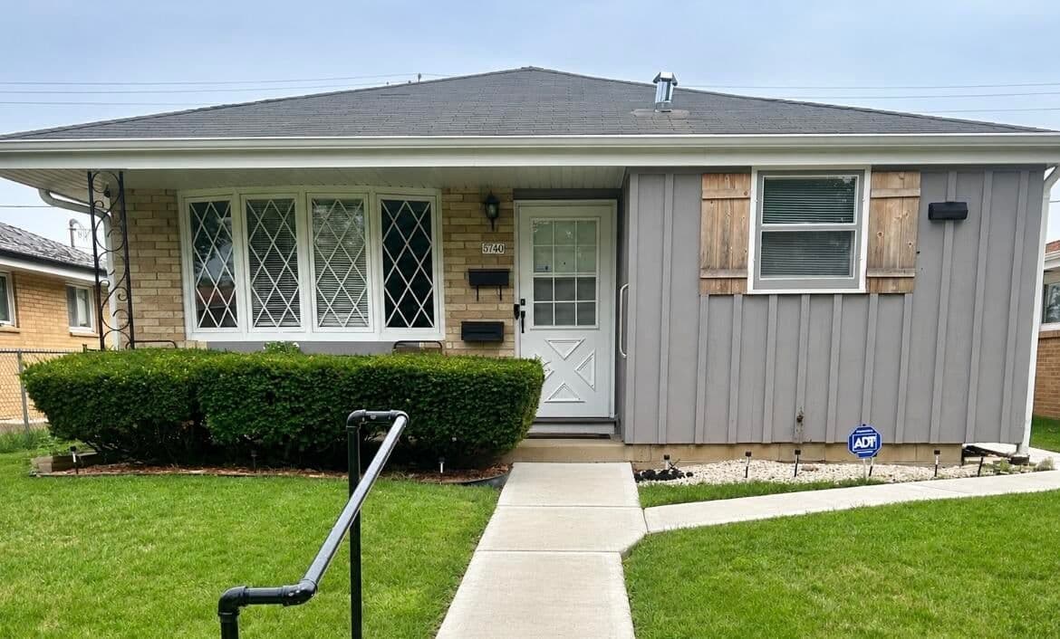 5740 98th, Milwaukee, WI 53225