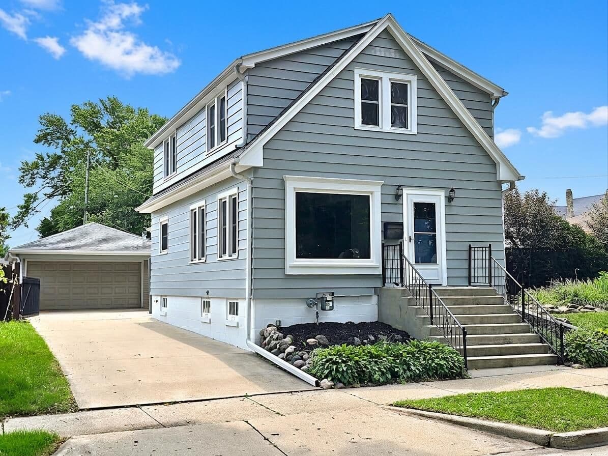 9609 Grant, West Allis, WI 53227