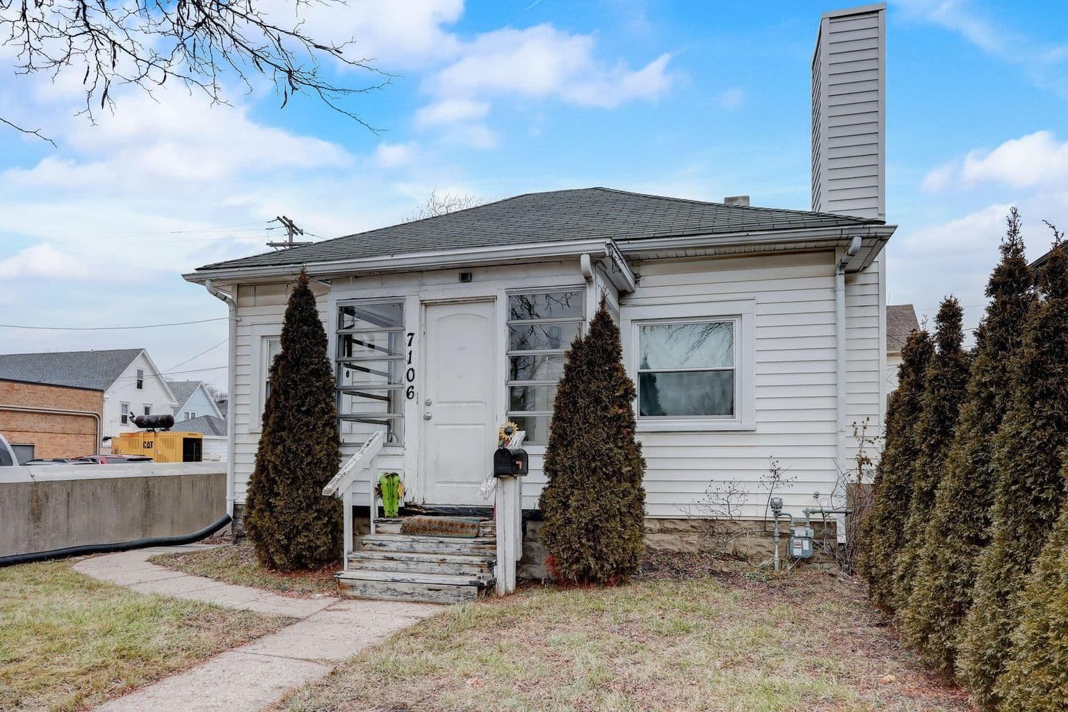 7106 National, West Allis, WI 53214
