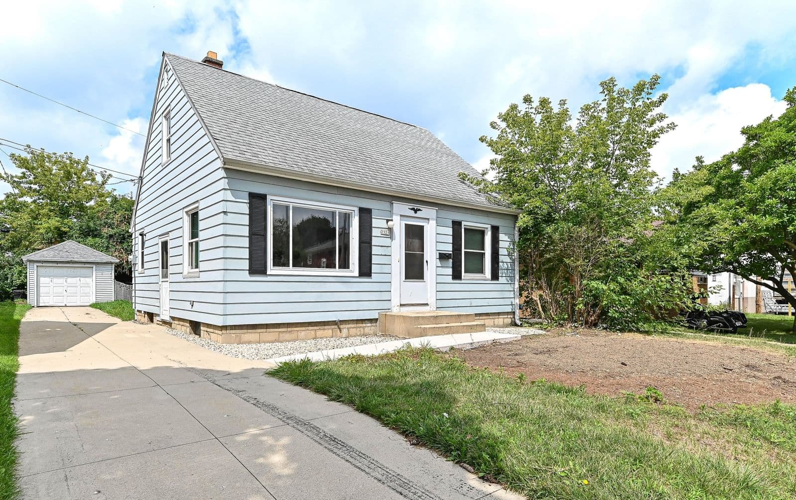 2321 82nd, West Allis, WI 53219