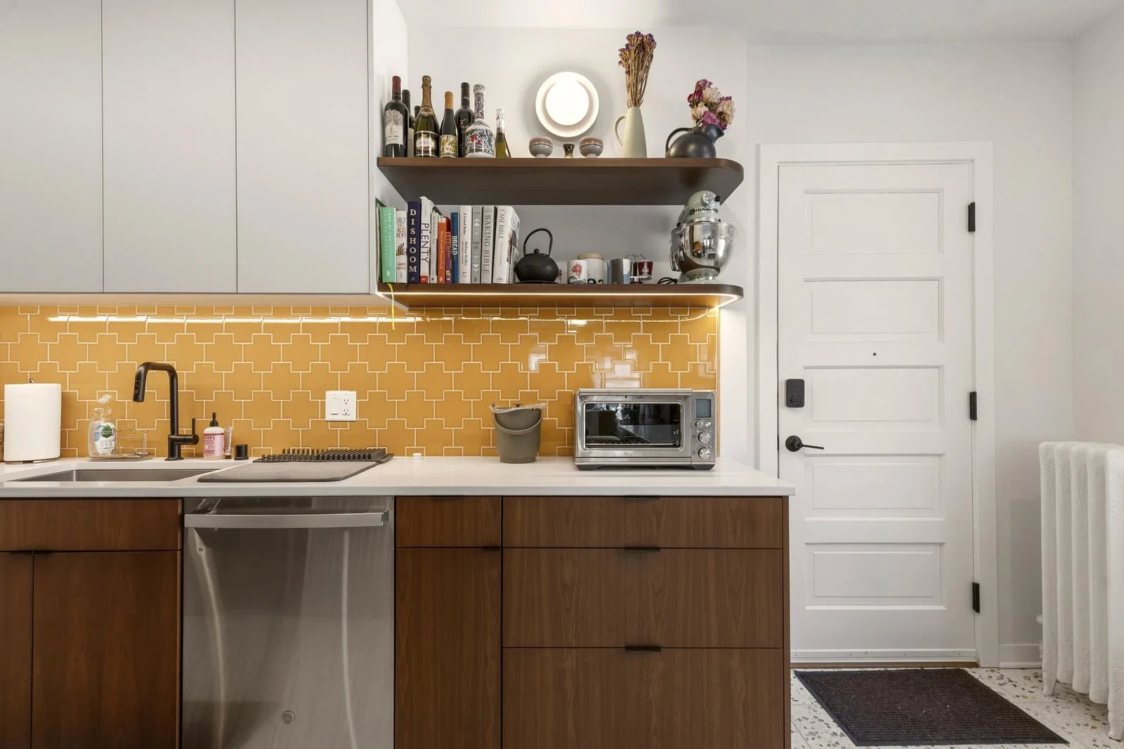 1714 Kane, Milwaukee, WI 53202