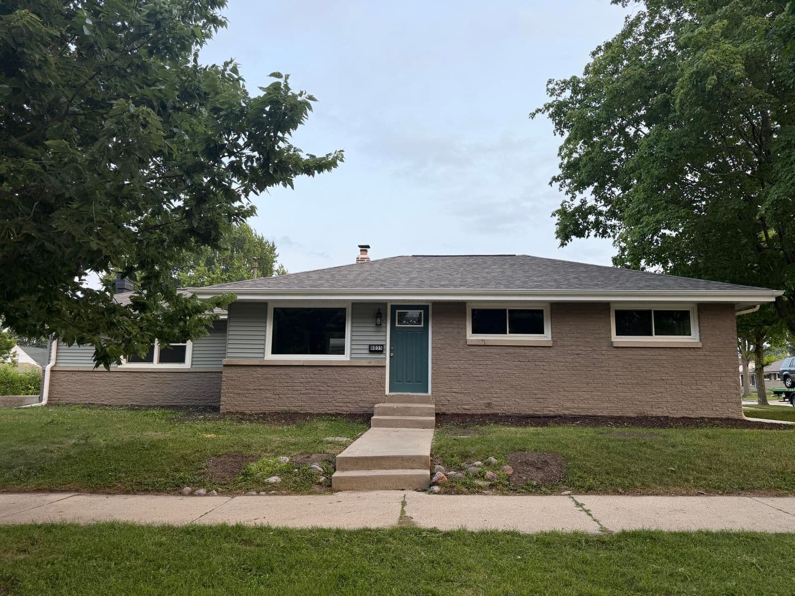 8035 Warnimont, Milwaukee, WI 53220
